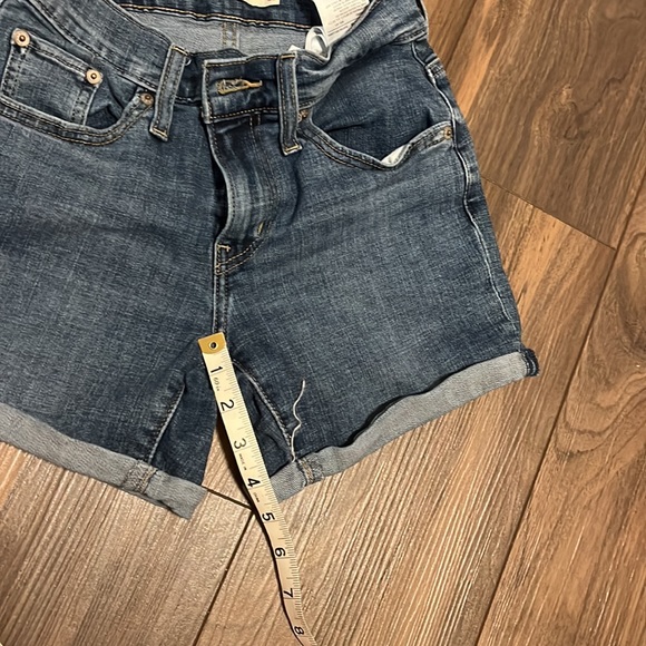 Levi Mid Length Shorts - Picture 4 of 4
